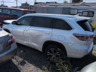 2016 Toyota Highlander XLE - Exterior Side Driver Image